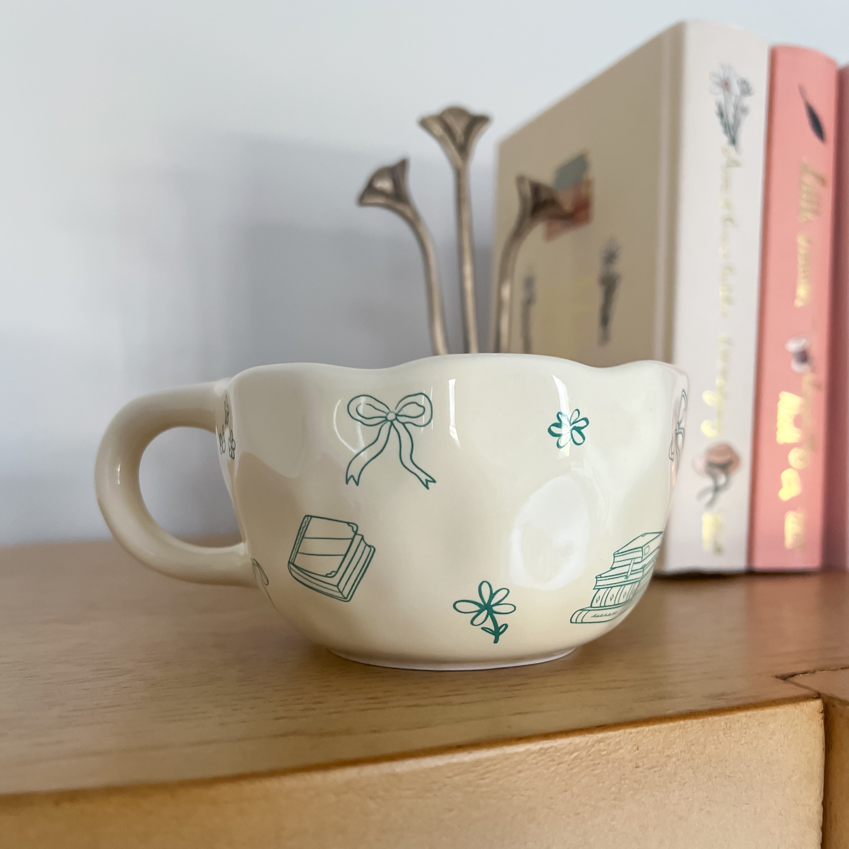 Bows and Books Mug