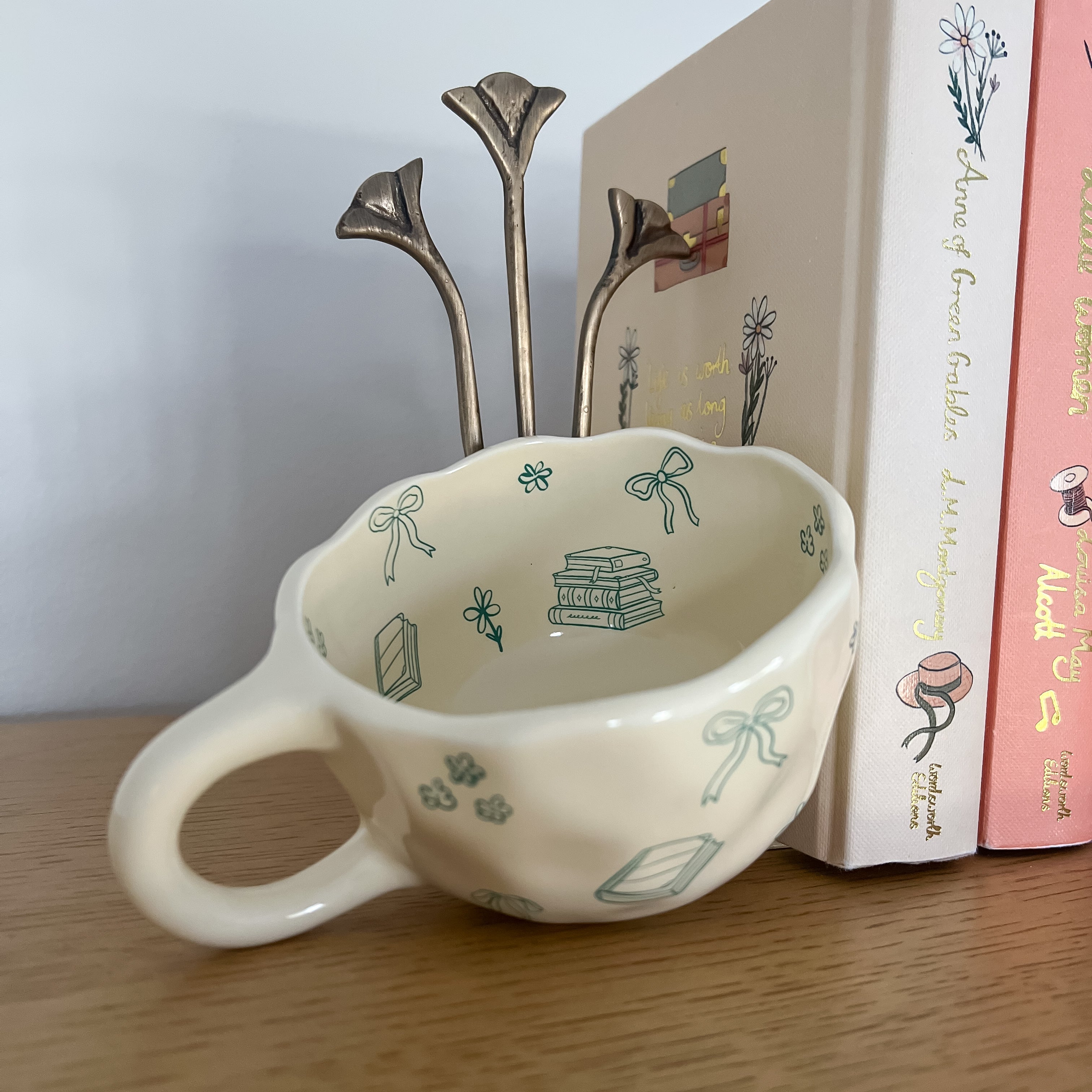 Bows and Books Mug